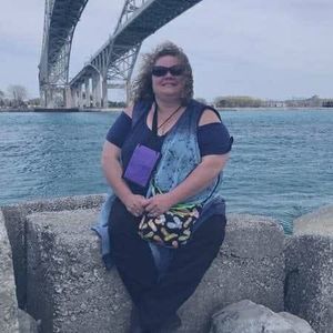 Meet your Posher, Bobbi